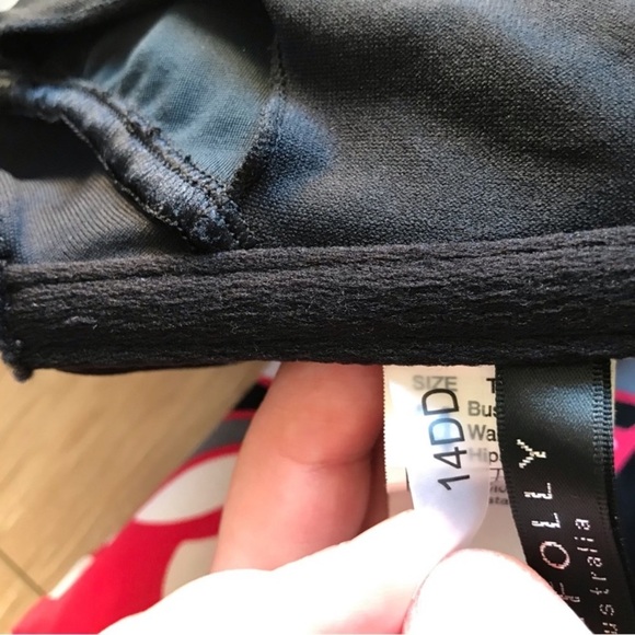 Seafolly Bikini two piece set Australian Swimwear size 12/14 black red floral - Picture 3 of 7